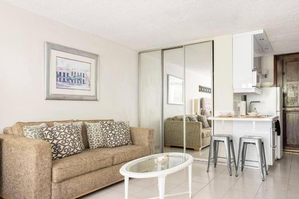 T-mobile District Spacious Studio In Quiet & Tranquil Area San Juan